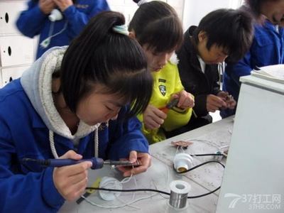 畢業(yè)生進(jìn)電子廠打工？聽聽過來人的心聲